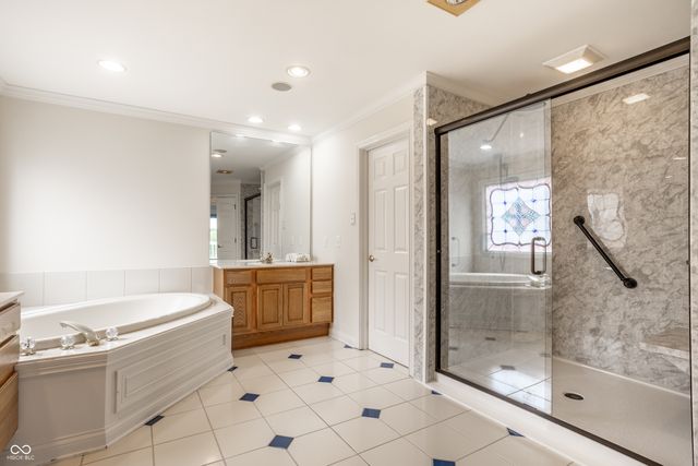 8039 Heyward Drive, Indianapolis, IN 46250