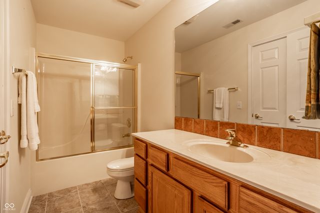 8039 Heyward Drive, Indianapolis, IN 46250