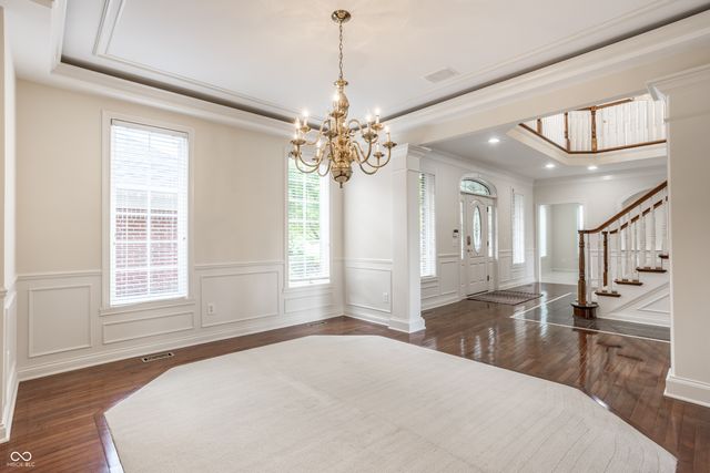 8039 Heyward Drive, Indianapolis, IN 46250
