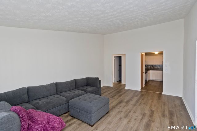 949 Pleasant Valley Road 4 12, South Windsor, CT 06074