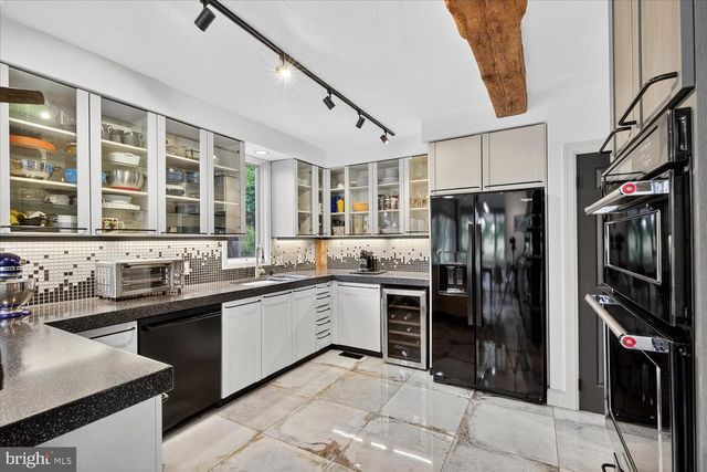 464 LOCUST LN, Littlestown, PA 17340