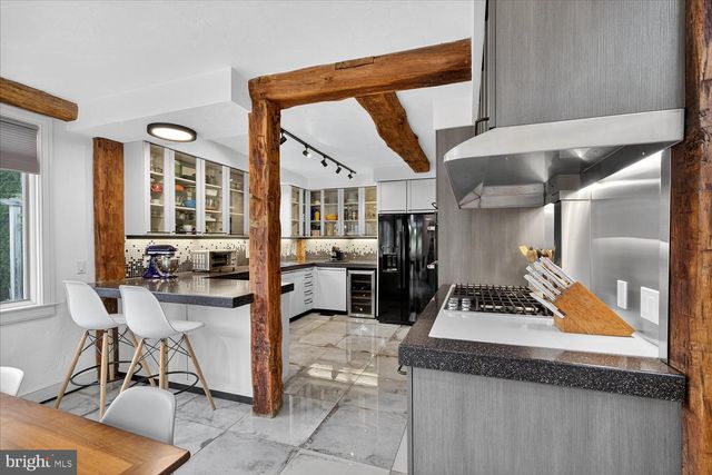 464 LOCUST LN, Littlestown, PA 17340