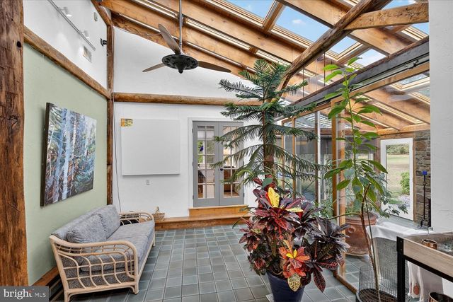 464 LOCUST LN, Littlestown, PA 17340