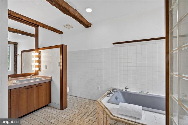 464 LOCUST LN, Littlestown, PA 17340