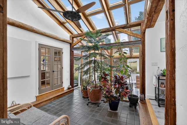 464 LOCUST LN, Littlestown, PA 17340