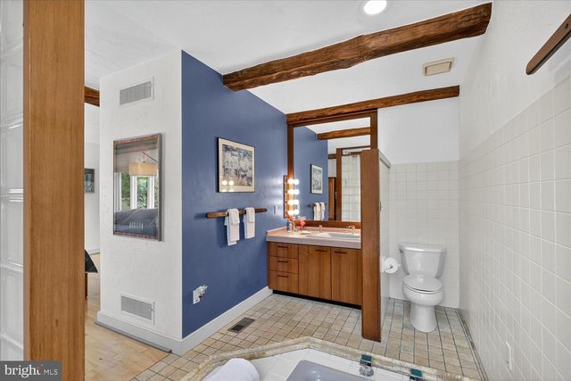 464 LOCUST LN, Littlestown, PA 17340