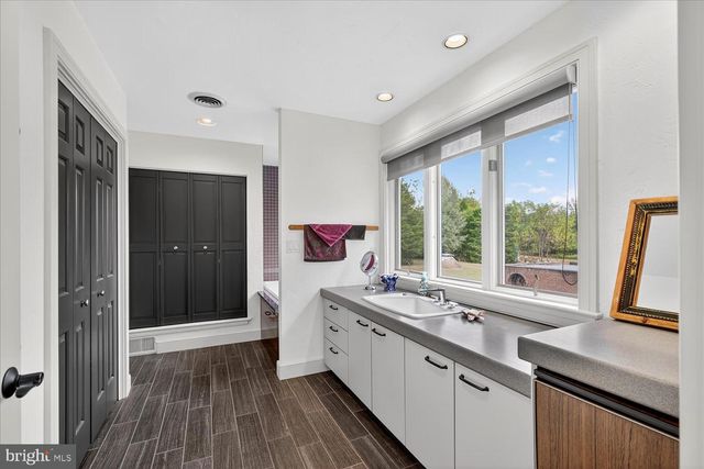 464 LOCUST LN, Littlestown, PA 17340