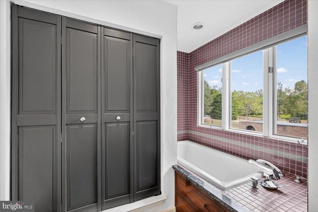 464 LOCUST LN, Littlestown, PA 17340