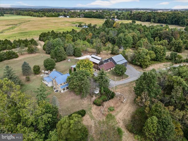 464 LOCUST LN, Littlestown, PA 17340