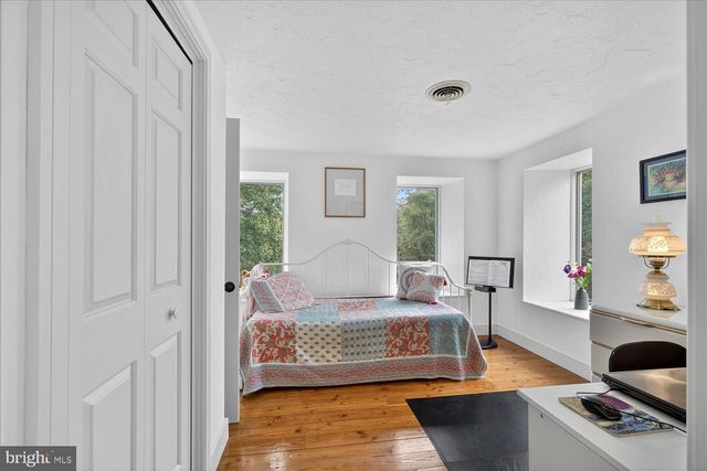 464 LOCUST LN, Littlestown, PA 17340