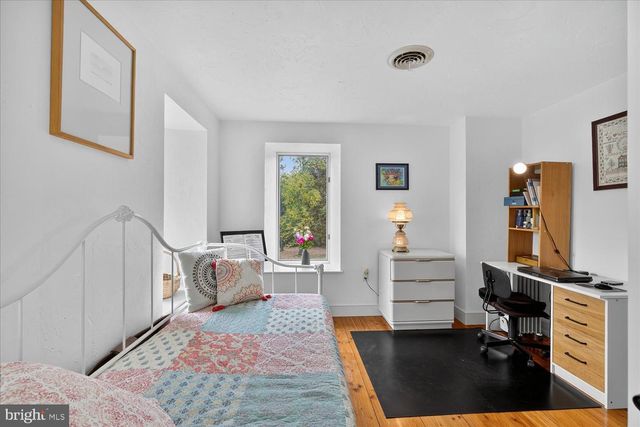 464 LOCUST LN, Littlestown, PA 17340