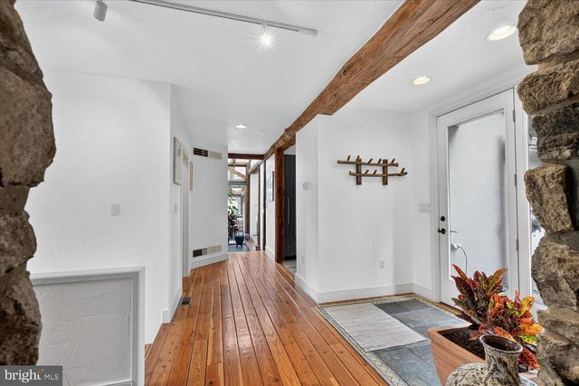 464 LOCUST LN, Littlestown, PA 17340