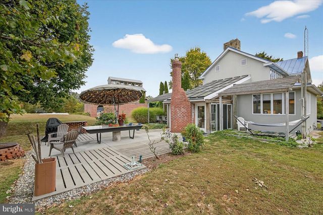 464 LOCUST LN, Littlestown, PA 17340