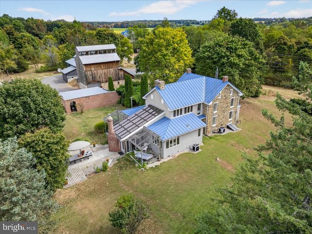 464 LOCUST LN, Littlestown, PA 17340