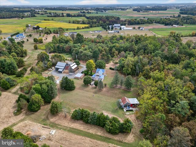 464 LOCUST LN, Littlestown, PA 17340