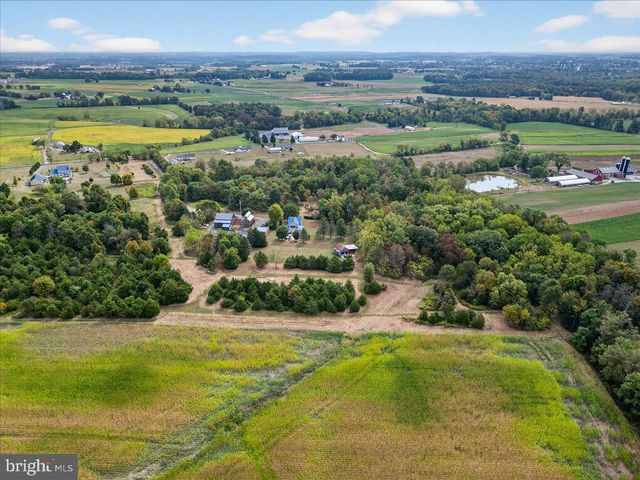 464 LOCUST LN, Littlestown, PA 17340