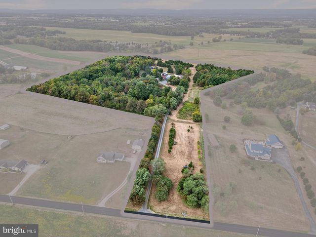 464 LOCUST LN, Littlestown, PA 17340