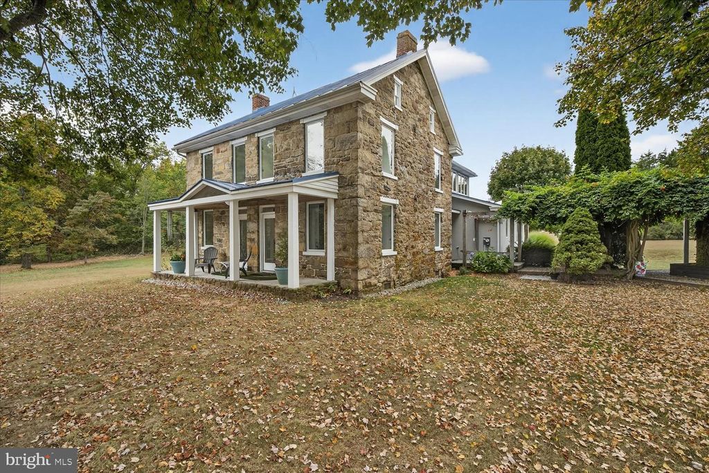 464 LOCUST LN, Littlestown, PA 17340