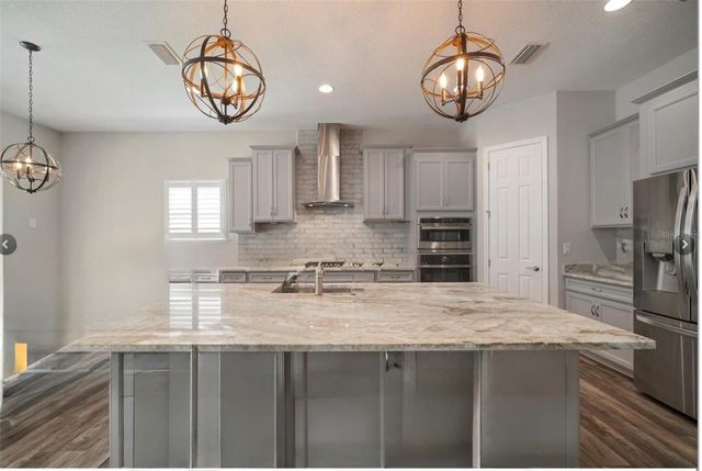 7004 MAINLAND AVENUE, Apollo Beach, FL 33572