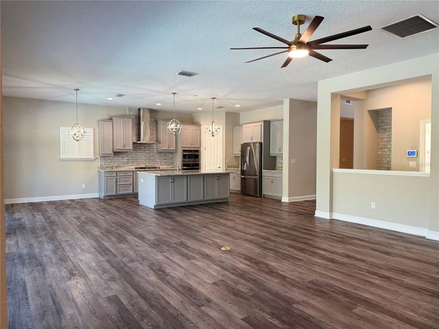 7004 MAINLAND AVENUE, Apollo Beach, FL 33572