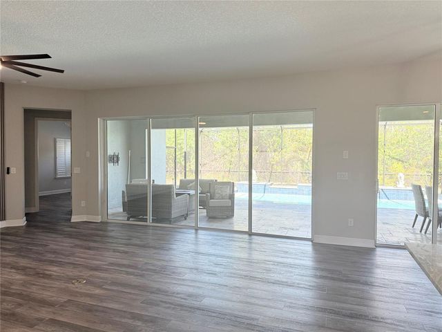 7004 MAINLAND AVENUE, Apollo Beach, FL 33572