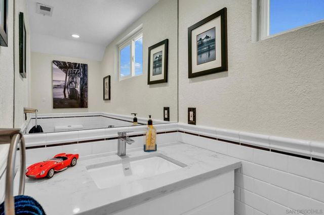 255 Daisy Ave, Imperial Beach, CA 91932
