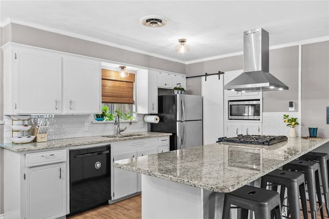 922 Meadowbrook Dr, Corpus Christi, TX 78412