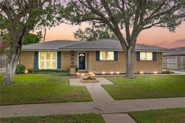 922 Meadowbrook Dr, Corpus Christi, TX 78412