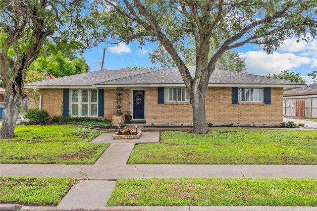 922 Meadowbrook Dr, Corpus Christi, TX 78412