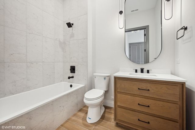 1615 W Irving Park Road 3S, Chicago, IL 60613