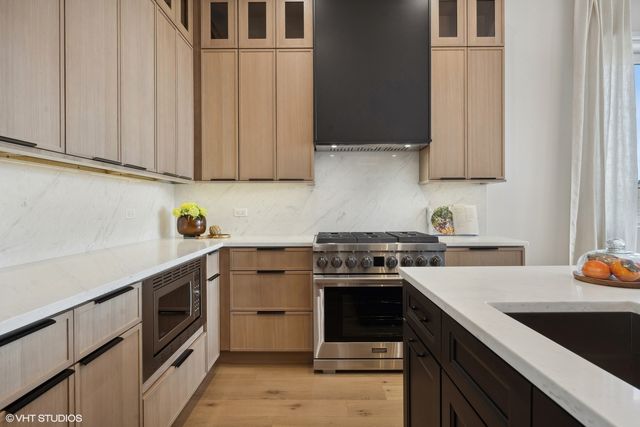 1615 W Irving Park Road 3S, Chicago, IL 60613