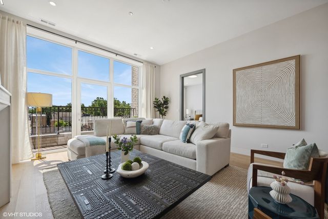 1615 W Irving Park Road 3S, Chicago, IL 60613