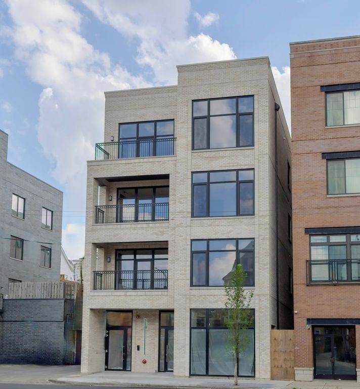 1615 W Irving Park Road 3S, Chicago, IL 60613