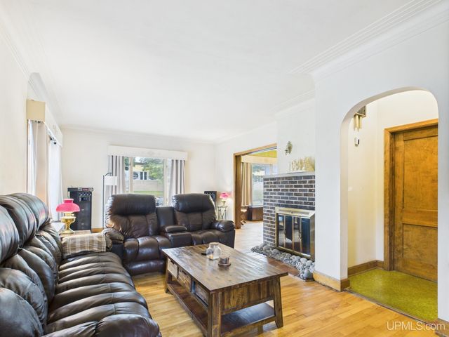 323 Maple Street, Munising, MI 49862