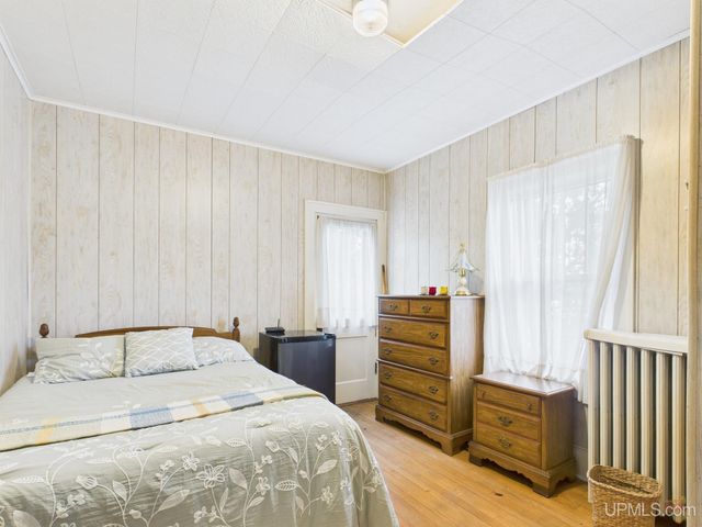 323 Maple Street, Munising, MI 49862