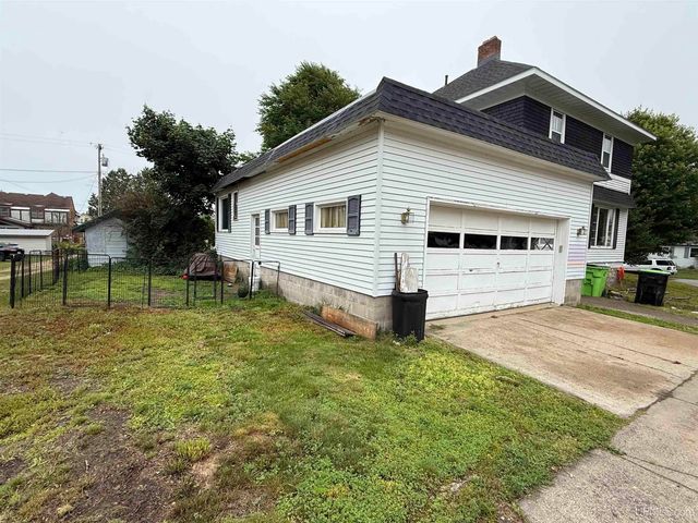 323 Maple Street, Munising, MI 49862