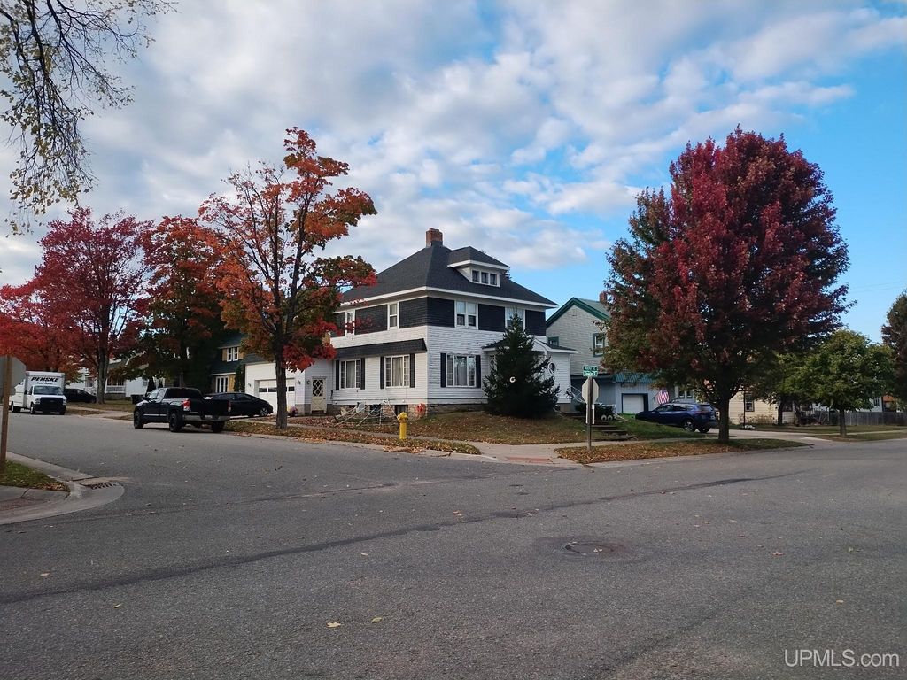 323 Maple Street, Munising, MI 49862