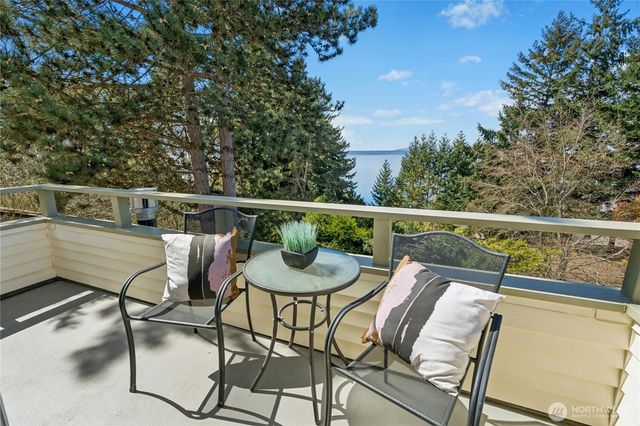 4014 57th Avenue SW, Seattle, WA 98116