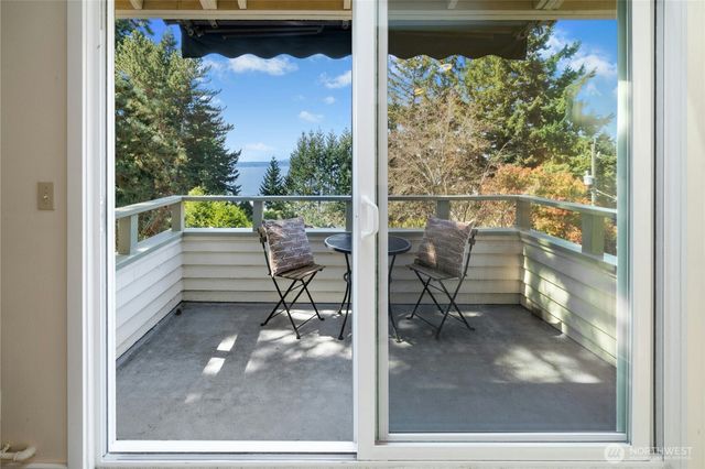 4014 57th Avenue SW, Seattle, WA 98116