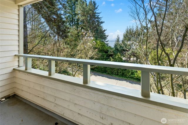 4014 57th Avenue SW, Seattle, WA 98116