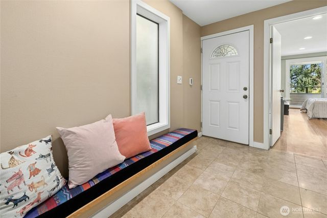 4014 57th Avenue SW, Seattle, WA 98116