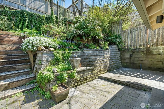 4014 57th Avenue SW, Seattle, WA 98116