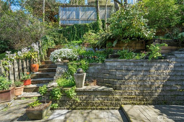 4014 57th Avenue SW, Seattle, WA 98116