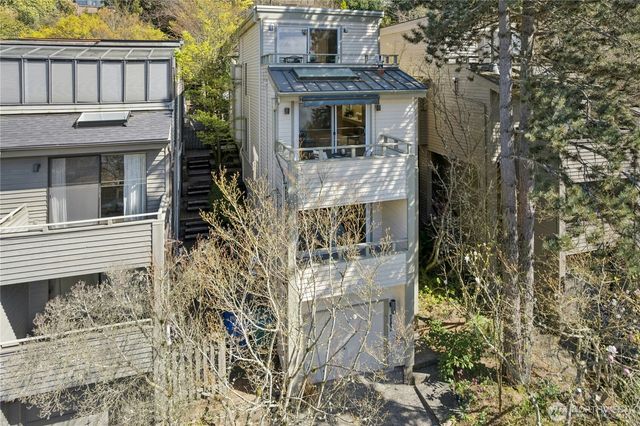 4014 57th Avenue SW, Seattle, WA 98116