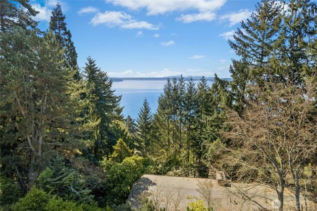 4014 57th Avenue SW, Seattle, WA 98116