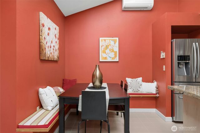 4014 57th Avenue SW, Seattle, WA 98116