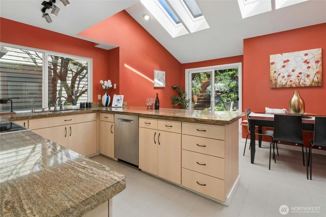 4014 57th Avenue SW, Seattle, WA 98116