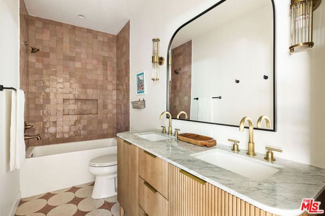 137 E Avenue 43, Los Angeles, CA 90031