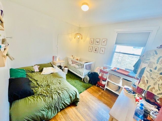 4124 W BARRY Avenue, Chicago, IL 60641