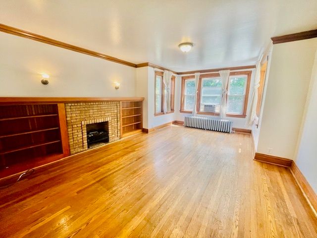 4124 W BARRY Avenue, Chicago, IL 60641